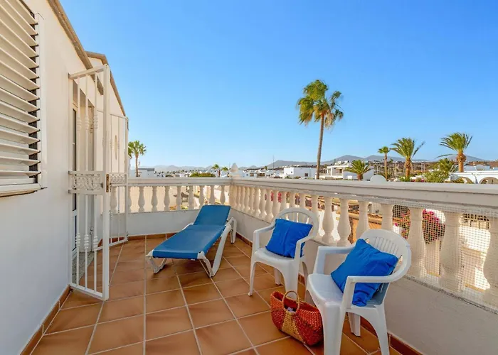 Castillo By Βίλα