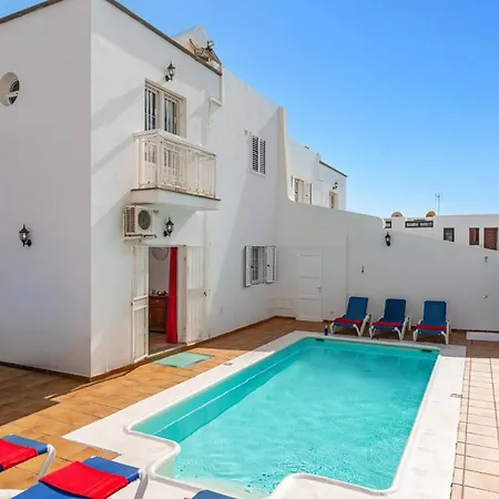 Castillo By Villa Puerto del Carmen (Lanzarote)